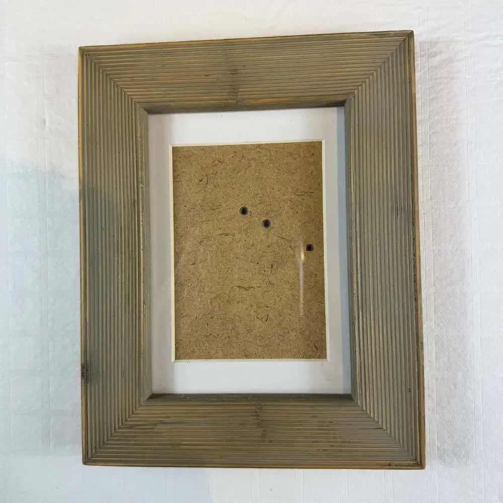 Wilton Industries Ribbed Barnwood Frame 5x7*